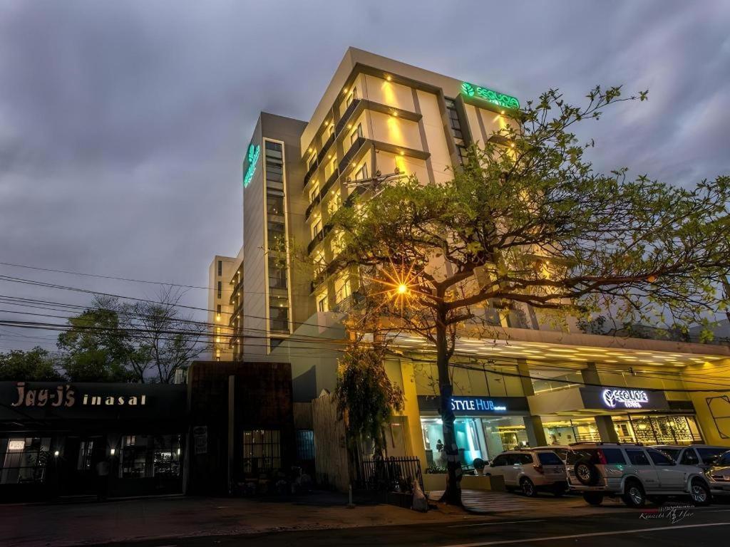 Sequoia Hotel Quezon City Exteriör bild