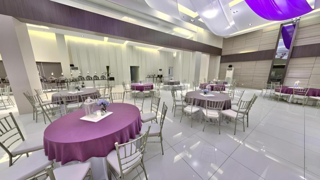 Sequoia Hotel Quezon City Exteriör bild