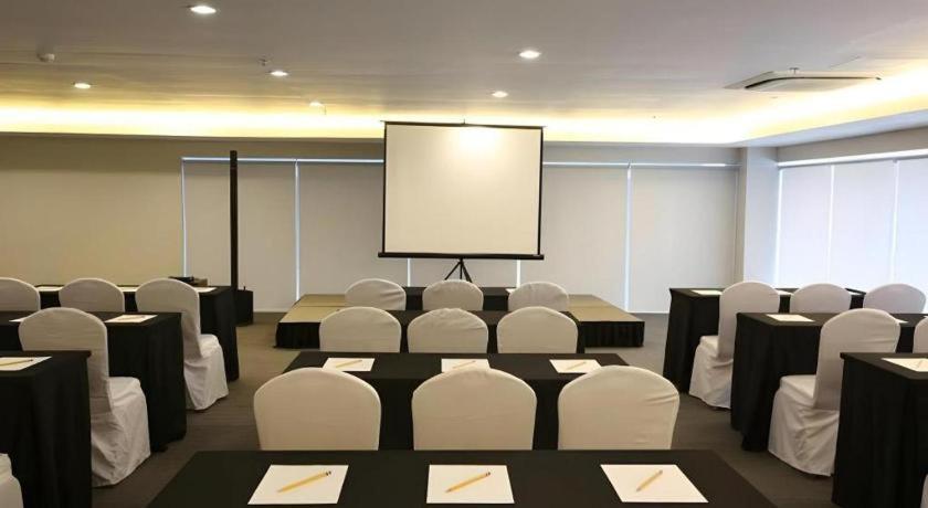 Sequoia Hotel Quezon City Exteriör bild