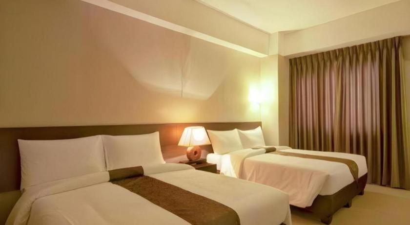 Sequoia Hotel Quezon City Exteriör bild