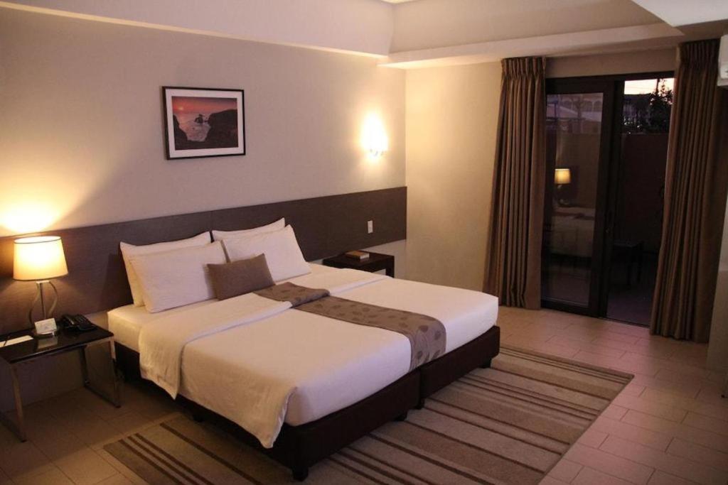 Sequoia Hotel Quezon City Exteriör bild